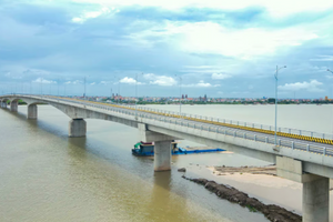 Chính thức thông xe cầu vượt sông nghìn tỷ kết nối 2 tỉnh Nam Định và Thái Bình cũ