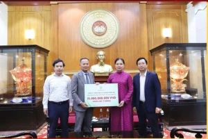 Hơn 900 tỷ đồng ủng hộ đồng bào khắc phục hậu quả bão lũ