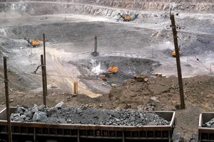 Trung Quốc siết đất hiếm thêm 1 nấc, cả thế giới 'ngấm đòn'