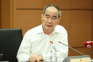 Đề xuất chuyển từ trả lương tối thiểu sang lương đủ nuôi 2 con