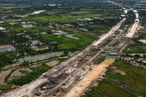 Dự án đường ven sông 6.400 tỷ nối Đông Triều (Quảng Ninh) với cao tốc đắt nhất Việt Nam gặp nhiều khó khăn