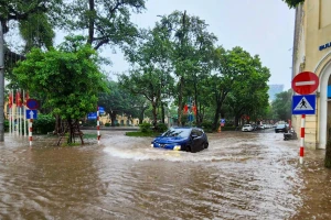 Ngập lụt ở Hà Nội: 'Không thể mãi đổ lỗi cho thiên nhiên'