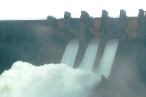 Sắp đón mưa lớn diện rộng, Huế khẩn trương hạ mực nước hồ chứa giữa ngày nắng