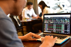 Nhận định chứng khoán 16/10: Thận trọng phiên đáo hạn phái sinh