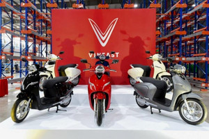 VinFast đạt sức mạnh 'song mã': Thống trị ôtô, bứt phá xe máy điện