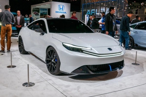 Mẫu hybrid 1 tỷ đồng của Honda vừa ra mắt đã phải tạm ngừng nhận đơn hàng vì cú nổ doanh số ngoài dự đoán