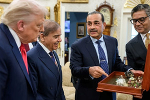 Bữa trưa bí ẩn ở Nhà Trắng và kho báu trị giá 150 tỷ USD giữa cơn sốt vàng toàn cầu