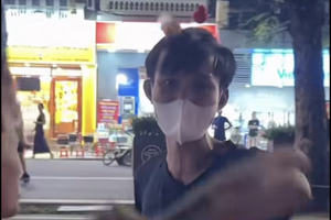 Công an truy tìm người đàn ông bán hàng rong tại khu vực hồ Gươm