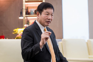 FPT - Cổ phiếu 'lạc nhịp' trong con sóng ngân hàng, chứng khoán, BĐS 2025