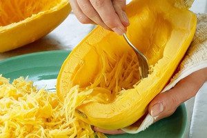 Quả 'nhả sợi vàng' độc lạ, nông dân trồng không kịp bán, giá cao khách vẫn mua nườm nượp