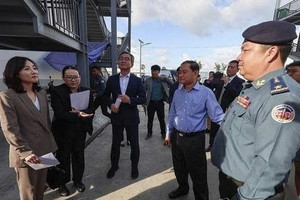 Bên trong ‘địa ngục lừa đảo’ ở Campuchia: Hành lang đặc kín, căn phòng trống và những cốc mì ăn dở