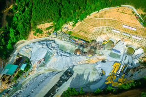 Hầm xuyên núi dài nhất tuyến cao tốc Khánh Hòa - Buôn Ma Thuột do Đèo Cả thi công chính thức đào thông nhánh trái