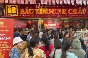 Giá vàng vượt mọi dự báo, khuyến nghị người dân thận trọng