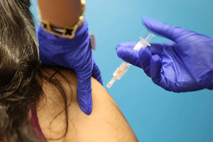 Vaccine Covid-19 có thể kích hoạt hệ miễn dịch chống ung thư