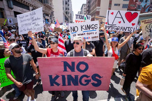 Hàng triệu người Mỹ xuống đường biểu tình phản đối ông Trump