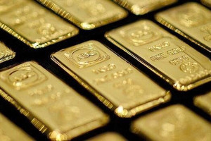 Giá vàng tối nay 21/10: Thị trường rung chuyển, vàng bất ngờ ‘cắm đầu’ lao dốc hơn 5%