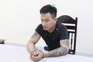 Tạm giữ hình sự đối tượng có 7 tiền án, tiền sự sinh năm 1998