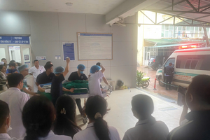 Bắt 'nóng' nghi phạm đâm trọng thương hai nhân viên y tế ở Nghệ An