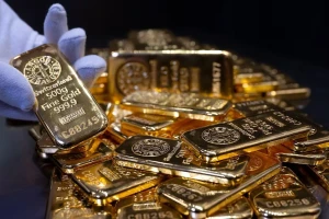 Căng thẳng trừng phạt giữa các nước lớn tác động mạnh lên giá vàng