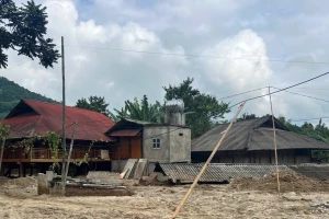 Hơn 100.000 m³ cát trôi vào ngôi làng tại Lào Cai trị giá khoảng 20- 30 tỷ đồng