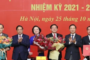 Thủ tướng mong hai tân Phó Thủ tướng và ba Bộ trưởng ‘dám nghĩ, dám làm’