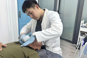 Đề nghị ai là nạn nhân của 'bác sĩ' Nguyễn Văn Trường, khẩn trương liên hệ công an qua số 0693.188.504