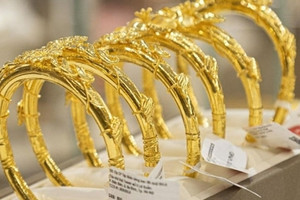 Chưa đầy một tuần, giá vàng ‘bốc hơi’ hơn 5 triệu đồng mỗi lượng