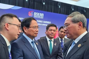 Thủ tướng Việt Nam - Trung Quốc trao đổi nhiều công việc quan trọng