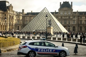 Pháp bắt giữ 2 nghi phạm vụ trộm bảo tàng chấn động thế giới