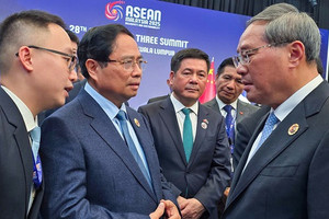 Gặp gỡ lãnh đạo Trung Quốc, Thủ tướng Phạm Minh Chính đề nghị hợp tác xây dựng tổ hợp công nghiệp đường sắt