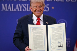 Ông Trump miễn thuế cho một loạt quốc gia Đông Nam Á trước khi gặp ông Tập Cận Bình