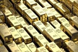 Giá vàng sụt giảm đột ngột nhưng các 'ông lớn' dự báo bùng nổ lên tới 5.000 đô vào 2026