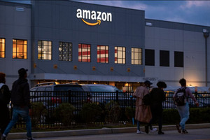 Amazon bắt đầu đợt sa thải lớn nhất lịch sử, 30.000 nhân viên phải ra đường vì AI