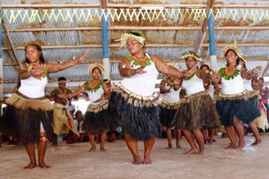 Quốc gia duy nhất có lãnh thổ trải dài trên 4 bán cầu, là nơi đầu tiên đón năm mới trên thế giới