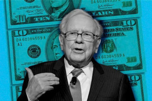 Tỷ phú Warren Buffett bất ngờ khen ngợi BRICS, chỉ trích Fed và cho rằng đồng USD 'đang đi xuống địa ngục'