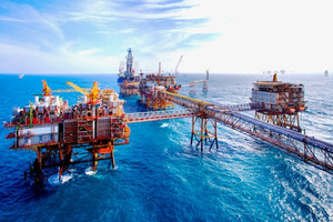 Thị trường rung lắc, nhóm dầu khí vẫn 'nổi sóng' sau động thái gỡ vướng từ Chính phủ