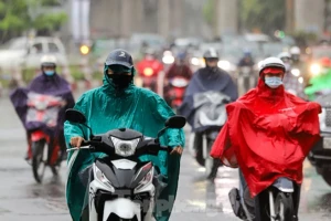 Gió mùa đông bắc sắp tràn về, Hà Nội mưa lạnh