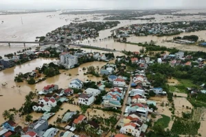 Nước lũ nhấn chìm hơn 66.800 nhà dân ở Đà Nẵng, mưa lớn chưa có dấu hiệu giảm