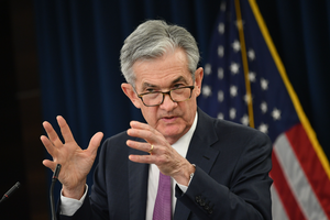 Fed hạ lãi suất giữa lúc thiếu dữ liệu kinh tế, tuyên bố thời điểm kết thúc chương trình thắt chặt định lượng