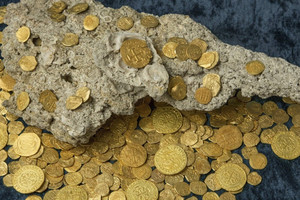 Quốc gia rơi vào siêu lạm phát suốt 150 năm vì đột nhiên có quá nhiều vàng