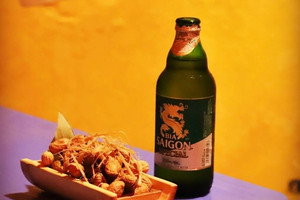 Quán ăn Việt vừa được New York Times vinh danh Top 50 nhà hàng xuất sắc nhất nước Mỹ: Khách xếp hàng ăn bún chả, phở chiên phồng và vịt quay Vân Đình