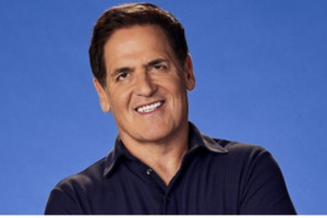 Tỷ phú ngông cuồng bay khắp thế giới chỉ để ăn tối, tậu máy bay qua Internet, thách thức cả Ủy ban chứng khoán Mỹ