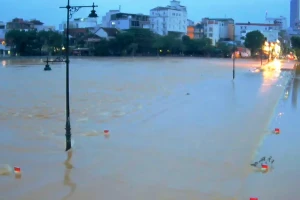 Sau mưa lũ lịch sử, Huế đối mặt đợt mưa rất lớn