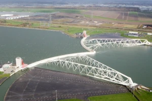 Giao thông thích ứng thiên tai: Bài học từ Hà Lan, Nhật Bản, Singapore