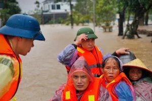 Ngập lụt giảm ở Huế - Đà Nẵng, mở rộng ở Hà Tĩnh