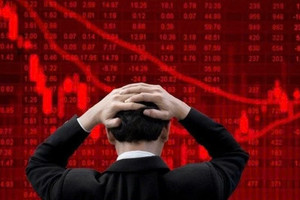 Nhận định chứng khoán 4/11: Nhà đầu tư giữ tỷ trọng cổ phiếu thấp, quan sát vùng 1.600 điểm