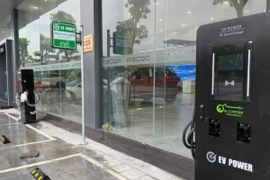 Thêm hãng xe lắp trạm sạc ô tô điện tại Việt Nam