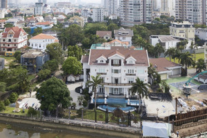 Biệt thự dát vàng 500m2 của tỷ phú Johnathan Hạnh Nguyễn: 3 mặt tiền hướng sông, từng lên sóng Đài truyền hình Hàn Quốc