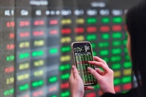 VN-Index giảm gần 10% từ đỉnh: Có thể 'bắt đáy' vùng 1.615 – 1.620 điểm?