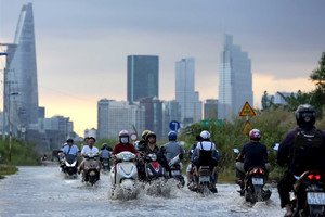 Không phải nâng đường hay nạo cống, giải pháp 'thành phố bọt biển' có thể giúp TP.HCM chống cảnh ngập lụt?